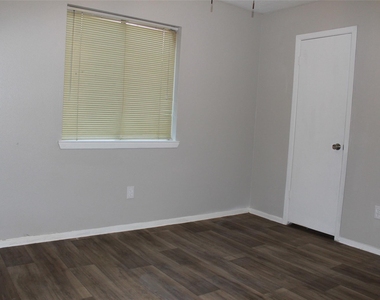 4406 Lost Lake Lane - Photo Thumbnail 22
