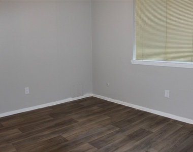 4406 Lost Lake Lane - Photo Thumbnail 23