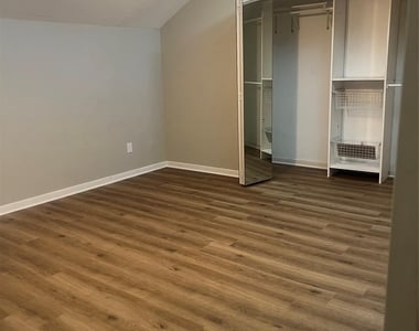 10811 Richmond Avenue - Photo Thumbnail 21