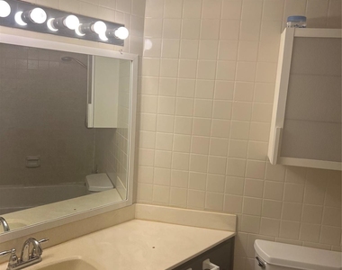 10811 Richmond Avenue - Photo Thumbnail 5