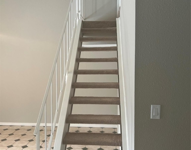10811 Richmond Avenue - Photo Thumbnail 15