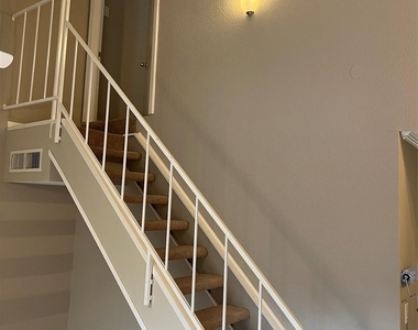 10811 Richmond Avenue - Photo Thumbnail 8