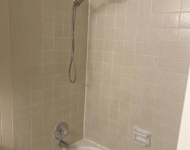 10811 Richmond Avenue - Photo Thumbnail 11