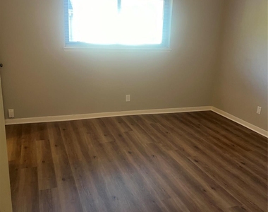 10811 Richmond Avenue - Photo Thumbnail 23