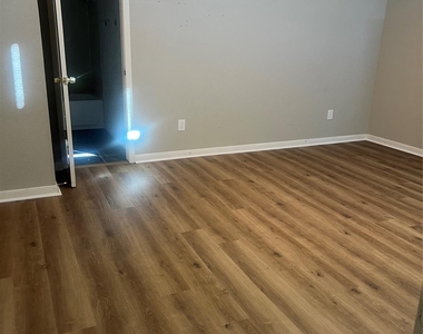 10811 Richmond Avenue - Photo Thumbnail 26