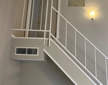 10811 Richmond Avenue - Photo Thumbnail 7