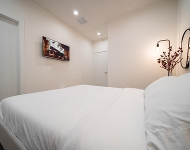2212 Francis Street - Photo Thumbnail 30