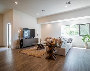 2212 Francis Street - Photo Thumbnail 2