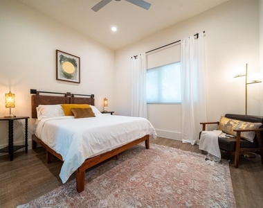 2212 Francis Street - Photo Thumbnail 31