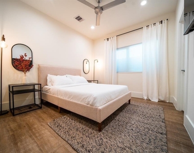 2212 Francis Street - Photo Thumbnail 27