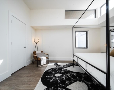 2212 Francis Street - Photo Thumbnail 21