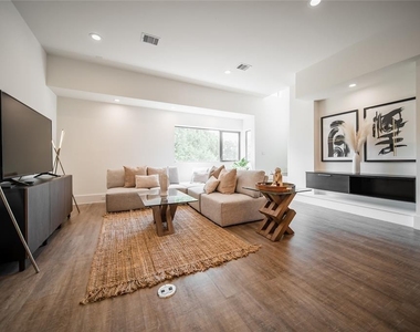 2212 Francis Street - Photo Thumbnail 1