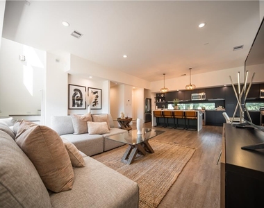 2212 Francis Street - Photo Thumbnail 6