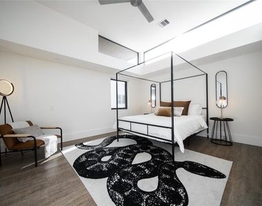 2212 Francis Street - Photo Thumbnail 19