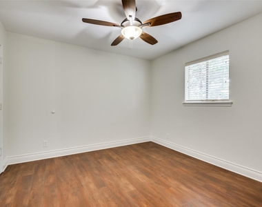 5612 Grover Avenue - Photo Thumbnail 4