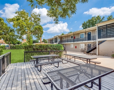 5612 Grover Avenue - Photo Thumbnail 7