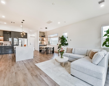 4211 Nichols St - Photo Thumbnail 8