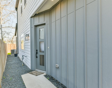 4211 Nichols St - Photo Thumbnail 1