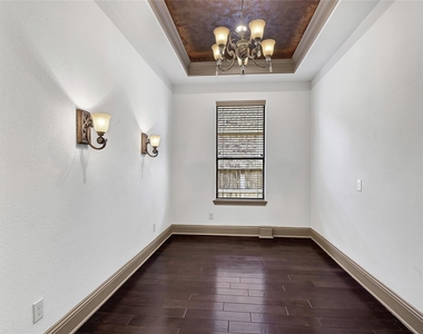 6223 Duke Trail Lane - Photo Thumbnail 18