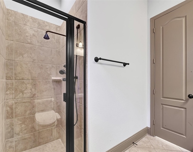 6223 Duke Trail Lane - Photo Thumbnail 31