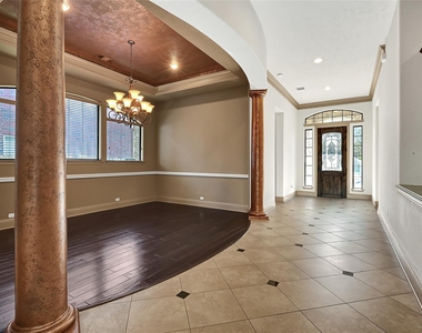 6223 Duke Trail Lane - Photo Thumbnail 4