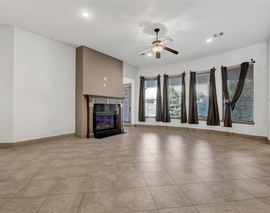 6223 Duke Trail Lane - Photo Thumbnail 11