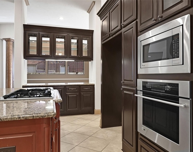 6223 Duke Trail Lane - Photo Thumbnail 8
