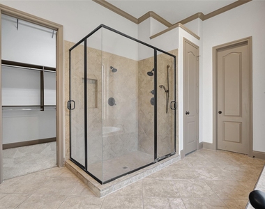 6223 Duke Trail Lane - Photo Thumbnail 24