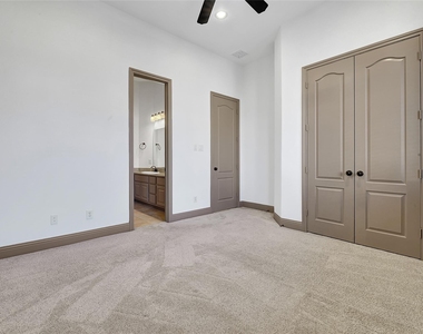 6223 Duke Trail Lane - Photo Thumbnail 29