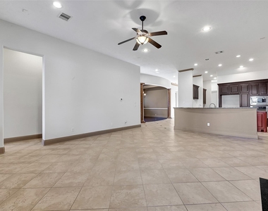 6223 Duke Trail Lane - Photo Thumbnail 13