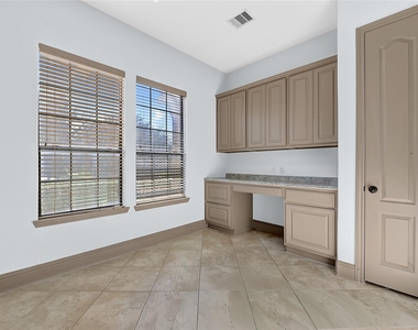 6223 Duke Trail Lane - Photo Thumbnail 38