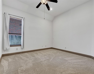 6223 Duke Trail Lane - Photo Thumbnail 33