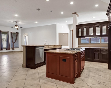 6223 Duke Trail Lane - Photo Thumbnail 9