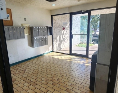 2818 S Bartell Drive - Photo Thumbnail 5