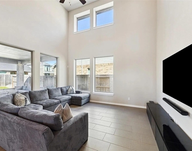 29634 Sterling Knoll Drive - Photo Thumbnail 7