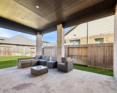 29634 Sterling Knoll Drive - Photo Thumbnail 18