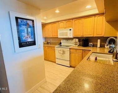 1860 N Atlantic Avenue - Photo Thumbnail 11