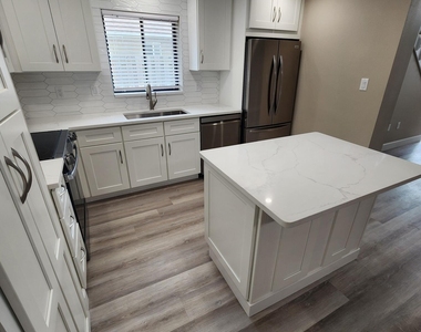 304 Wilson Avenue - Photo Thumbnail 8
