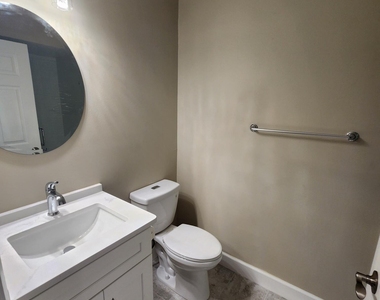 304 Wilson Avenue - Photo Thumbnail 12