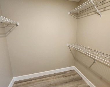304 Wilson Avenue - Photo Thumbnail 24