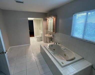 356 Pipit Street Ne - Photo Thumbnail 13