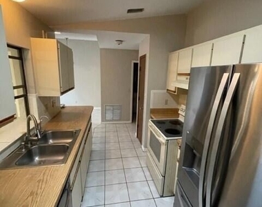 356 Pipit Street Ne - Photo Thumbnail 3