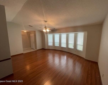 356 Pipit Street Ne - Photo Thumbnail 9