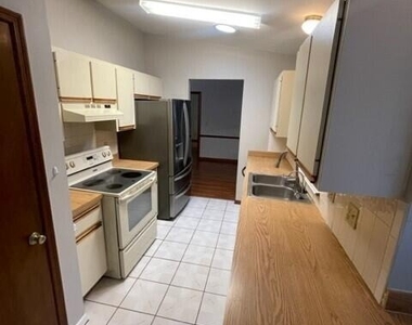 356 Pipit Street Ne - Photo Thumbnail 4