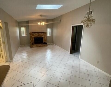 356 Pipit Street Ne - Photo Thumbnail 6