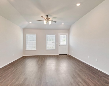261 Gallant Front Trail - Photo Thumbnail 8