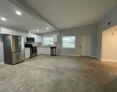 305 Prospect Avenue - Photo Thumbnail 5