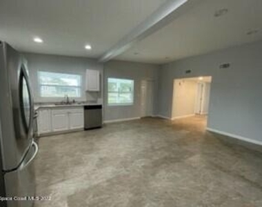 305 Prospect Avenue - Photo Thumbnail 17