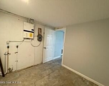305 Prospect Avenue - Photo Thumbnail 21