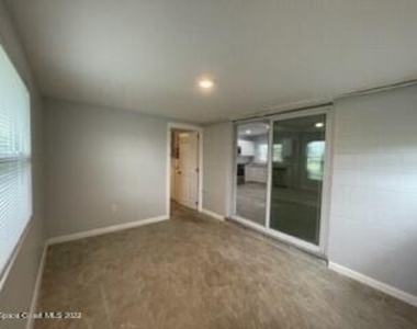 305 Prospect Avenue - Photo Thumbnail 8